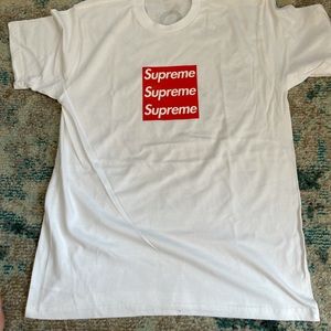 Supreme asspizza top